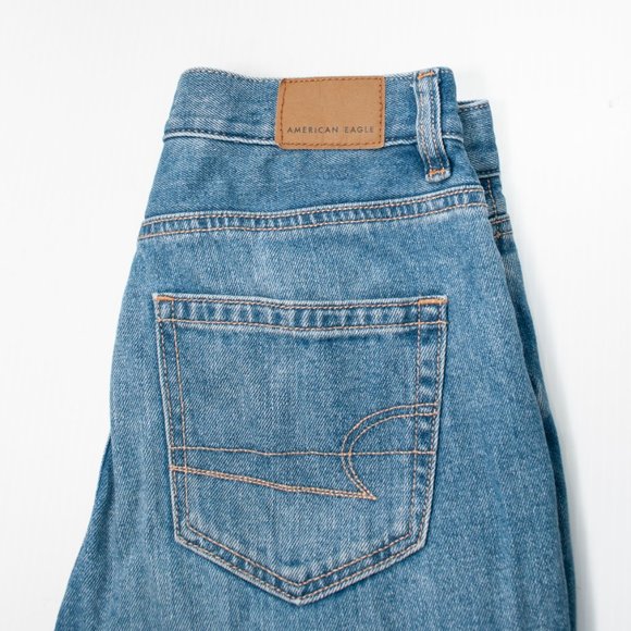 American Eagle Frayed Hem Mom Jean High Rise 1100X - Picture 3 of 4